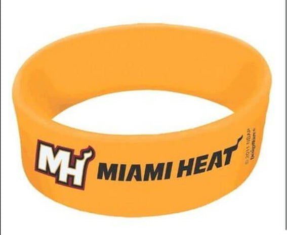 Miami Heat - Wristbands Favor Pack - SKU:393295 - UPC:013051356866 - Party Expo